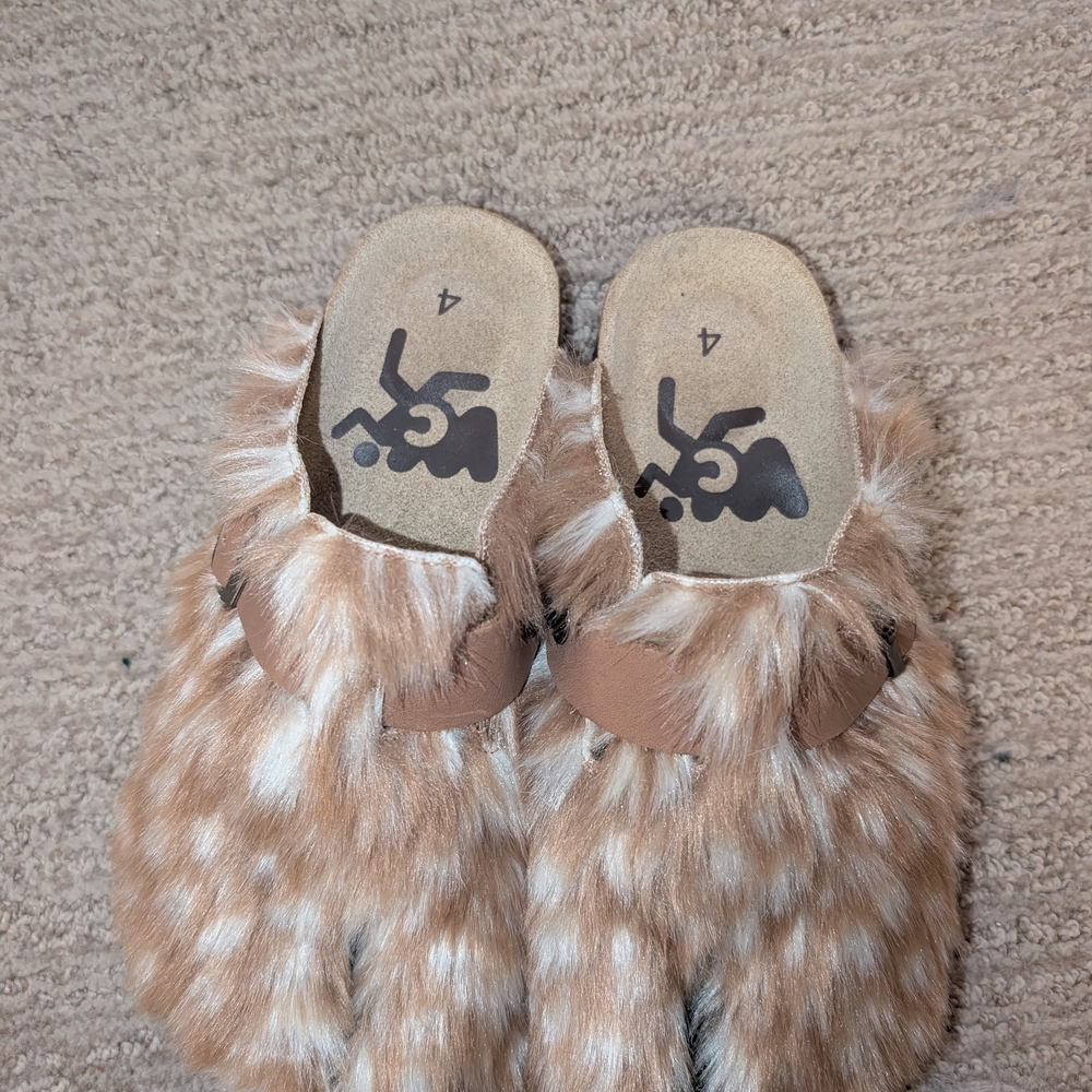Cozy Faux Fur Tabi Look Alike Mules